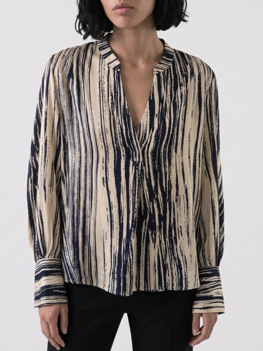 Banana Republic Navy/Cream Abstract Print Blouse - Size Large